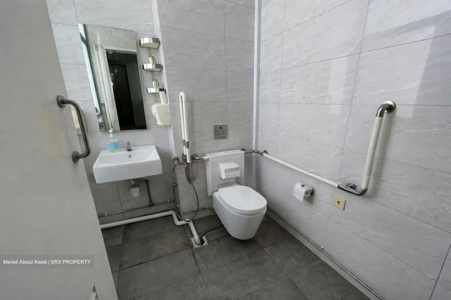 Ct Hub 2 (D12), Office #562573721